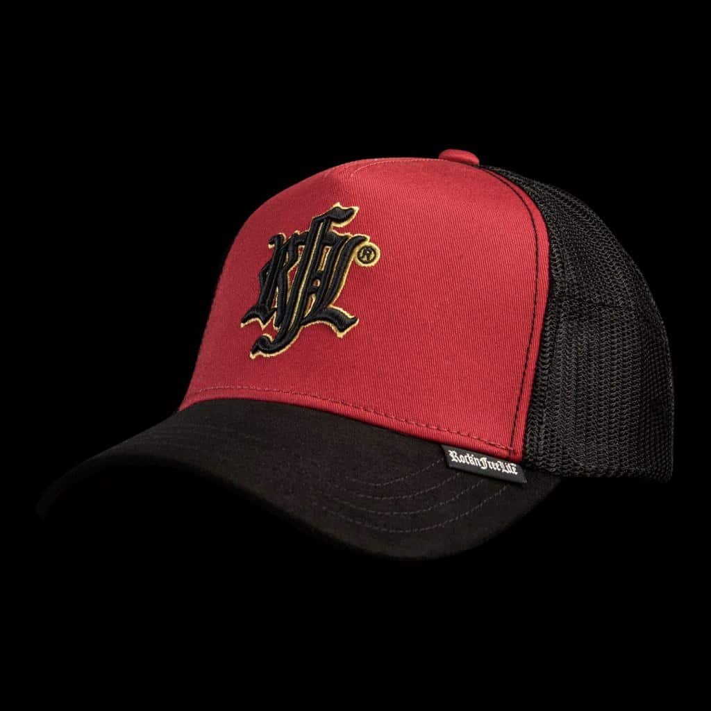 Trucker Cap N°171 NO MORE – Frontansicht weinroter Print